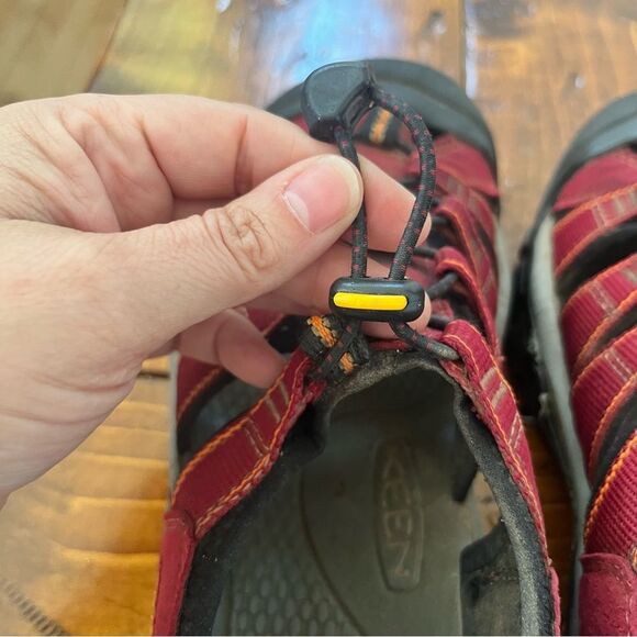 Keen Newport H2 Red Canvas Waterproof Leather Rugged‎ Water Bungee Cord Sandals - Picture 9 of 11